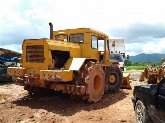 รถดันล้อหนาม รถจีน เครื่องยนต์ 6 สูบ สภาพพร้อมใช้งาน