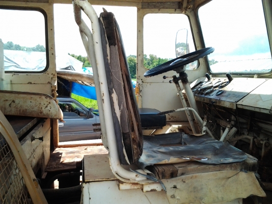 รถดันล้อหนาม รถจีน เครื่องยนต์ 6 สูบ สภาพพร้อมใช้งาน