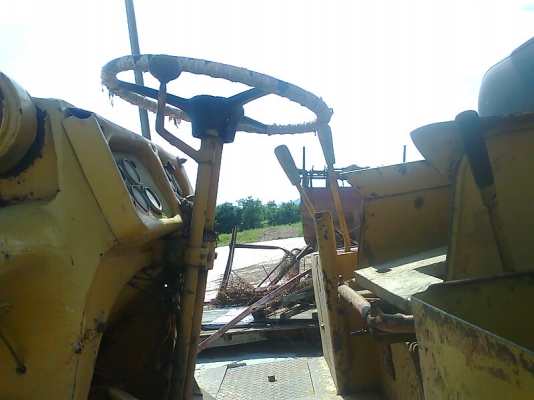 รถตัก CAT 922 ขับเคลื่อน 4 ล้อ ลดราคาเหลือเพียง 3.2 แสนบาท.