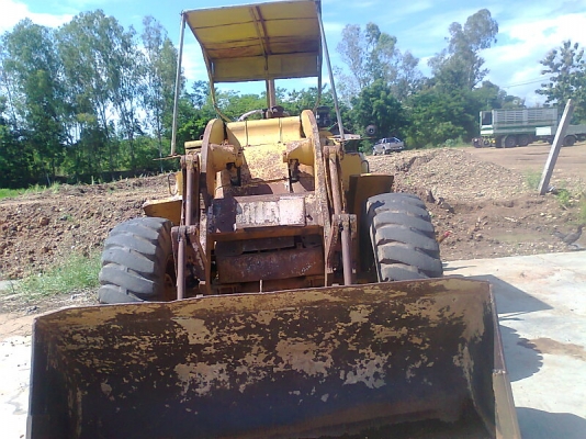 รถตัก CAT 922 ขับเคลื่อน 4 ล้อ ลดราคาเหลือเพียง 3.2 แสนบาท.