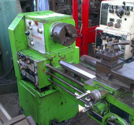 Sell> แท่นกลึง Ching Fong 6 ฟุต 3 เพลา มีเบลค คอม้าถอดได้ 2 ช่วง เครื่องใต้หวันครับ