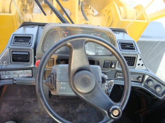 รถตัก TCM L32-1 S/N:S28-00264 E/N:NE6-077413T 2002YEAR รถตัก TCM L32-1 S/N:S28-00264 E/N:NE6-077413T 2002YEAR