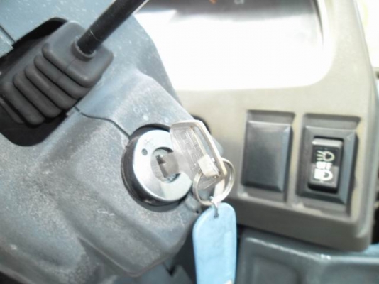 รถตัก TCM L32-1 S/N:S28-00264 E/N:NE6-077413T 2002YEAR รถตัก TCM L32-1 S/N:S28-00264 E/N:NE6-077413T 2002YEAR