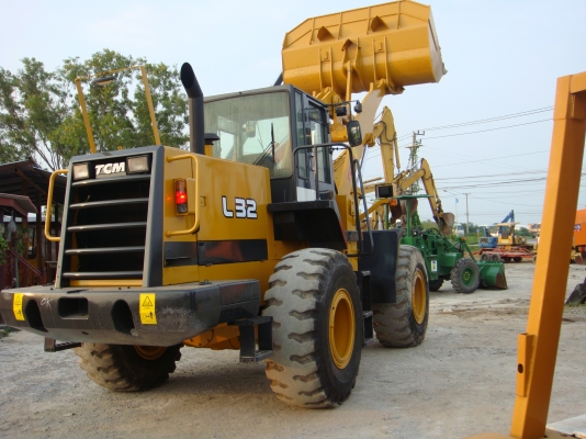 รถตัก TCM L32-1 S/N:S28-00264 E/N:NE6-077413T 2002YEAR รถตัก TCM L32-1 S/N:S28-00264 E/N:NE6-077413T 2002YEAR