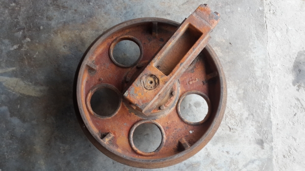 ต้องการขายล้อนำ 18 นิ้วและเฟืองตัวเดิน 10 HT