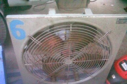 พัดลมตัวใหญ่มอเตอร์มิสซู 1/3 แรงตัวใหญ่ครับมอเตอร์มิสซู 1/3  แรง  แรงครับตัวนี้ราคานี้คุ้มมากครับเบิกใหม่รุ่นนี้เกือบ สี่พันครับ