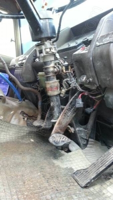 รถบรรทุก 10 ล้อดั๊มพ์ท้องเรือ  ยี่ห้อ NISSAN  ลงหัว HINO 2 เพลา  225 แรงม้า