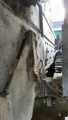 รถบรรทุก 10 ล้อดั๊มพ์ท้องเรือ  ยี่ห้อ NISSAN  ลงหัว HINO 2 เพลา  225 แรงม้า