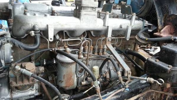 รถบรรทุก 10 ล้อดั๊มพ์ท้องเรือ  ยี่ห้อ NISSAN  ลงหัว HINO 2 เพลา  225 แรงม้า