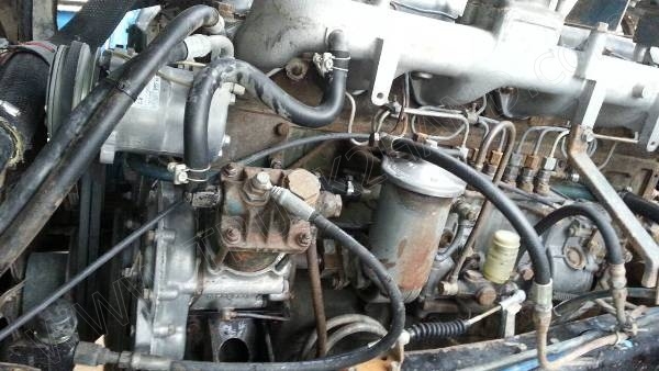 รถบรรทุก 10 ล้อดั๊มพ์ท้องเรือ  ยี่ห้อ NISSAN  ลงหัว HINO 2 เพลา  225 แรงม้า