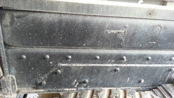 รถบรรทุก 10 ล้อดั๊มพ์ท้องเรือ  ยี่ห้อ NISSAN  ลงหัว HINO 2 เพลา  225 แรงม้า