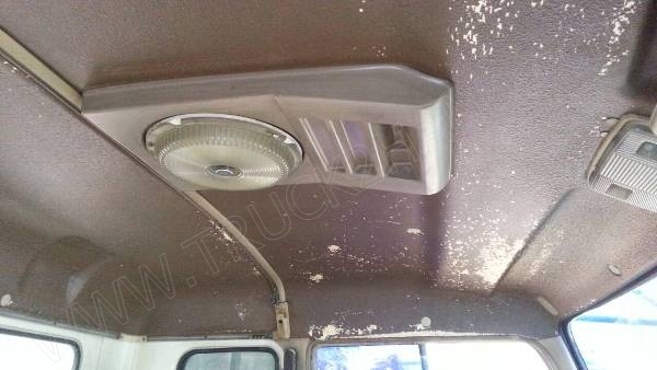 รถบรรทุก 10 ล้อดั๊มพ์ท้องเรือ  ยี่ห้อ NISSAN  ลงหัว HINO 2 เพลา  225 แรงม้า