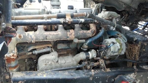 รถบรรทุก 10 ล้อดั๊มพ์ท้องเรือ  ยี่ห้อ NISSAN  ลงหัว HINO 2 เพลา  225 แรงม้า