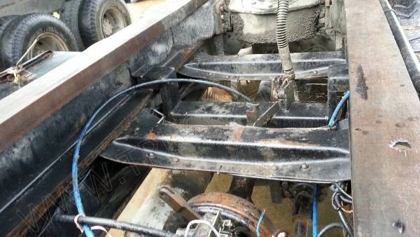 รถบรรทุก 10 ล้อดั๊มพ์ท้องเรือ  ยี่ห้อ NISSAN  ลงหัว HINO 2 เพลา  225 แรงม้า