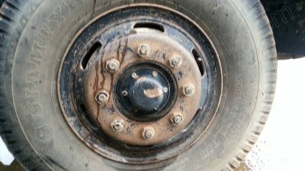 รถบรรทุก 10 ล้อดั๊มพ์ท้องเรือ  ยี่ห้อ NISSAN  ลงหัว HINO 2 เพลา  225 แรงม้า