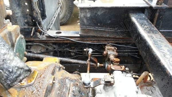 รถบรรทุก 10 ล้อดั๊มพ์ท้องเรือ  ยี่ห้อ NISSAN  ลงหัว HINO 2 เพลา  225 แรงม้า