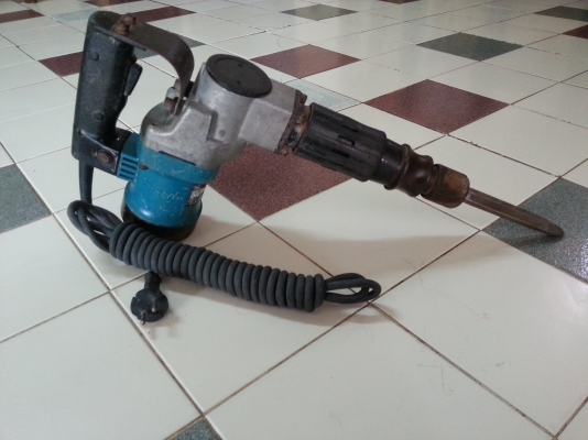 ขายเครื่องสกัดแย็กไฟฟ้ายี่ห้อmakitaรุ่นHM0810สภาพดีเครื่องเดิมๆพร้อมใช้งาน