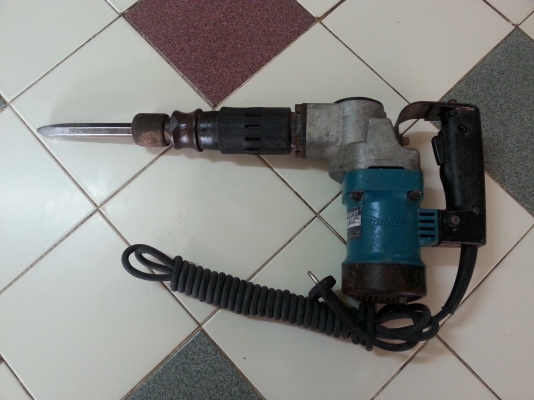 ขายเครื่องสกัดแย็กไฟฟ้ายี่ห้อmakitaรุ่นHM0810สภาพดีเครื่องเดิมๆพร้อมใช้งาน