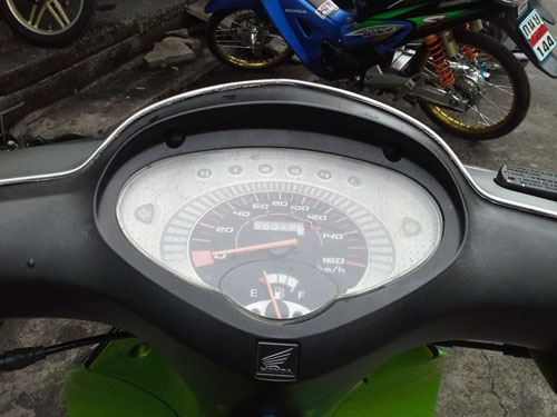 wave 125 r ปี 49 ดิสก์หน้า หลัง ล้อแม็ก กุญแจใหญ่ รถสวยมาก เครื่องเดิมๆ ชุดสีสด สวย เอกสารชุดโอนครบ