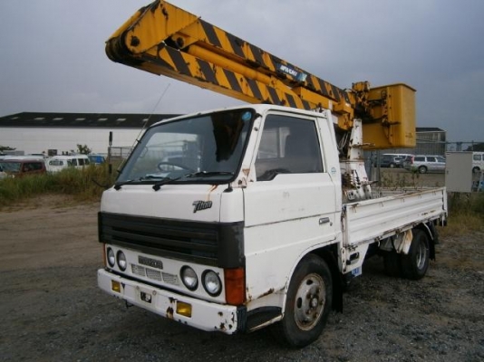 เชิญร่วมประมูลรถบรรทุกประสบอุบัติเหตุเเละมือสอง ทางเรามีบริการส่งภายในญี่ปุ่นครับ