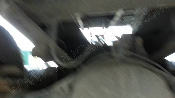 รถบรรทุก 10 ล้อดั๊มพ์ท้องเรือ  ยี่ห้อ NISSAN  ลงหัว HINO 2 เพลา  225 แรงม้า