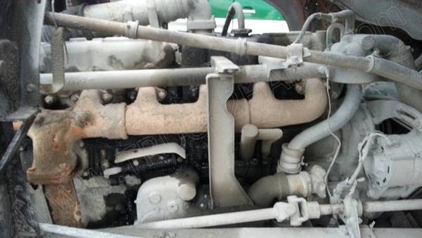 รถบรรทุก 10 ล้อดั๊มพ์ท้องเรือ  ยี่ห้อ NISSAN  ลงหัว HINO 2 เพลา  225 แรงม้า