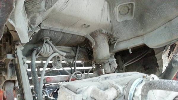 รถบรรทุก 10 ล้อดั๊มพ์ท้องเรือ  ยี่ห้อ NISSAN  ลงหัว HINO 2 เพลา  225 แรงม้า