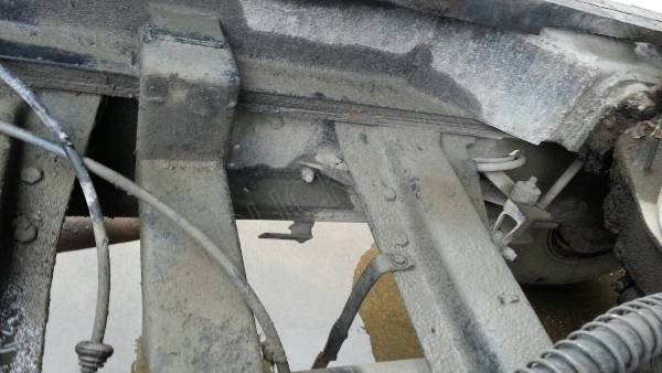 รถบรรทุก 10 ล้อดั๊มพ์ท้องเรือ  ยี่ห้อ NISSAN  ลงหัว HINO 2 เพลา  225 แรงม้า