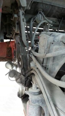 รถบรรทุก 10 ล้อดั๊มพ์ท้องเรือ  ยี่ห้อ NISSAN  ลงหัว HINO 2 เพลา  225 แรงม้า