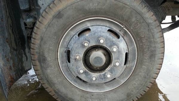 รถบรรทุก 10 ล้อดั๊มพ์ท้องเรือ  ยี่ห้อ NISSAN  ลงหัว HINO 2 เพลา  225 แรงม้า