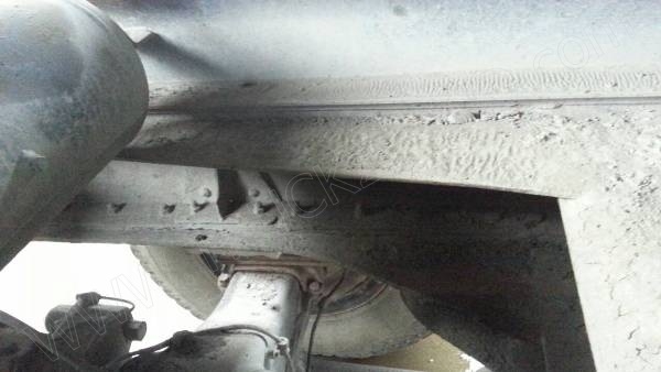 รถบรรทุก 10 ล้อดั๊มพ์ท้องเรือ  ยี่ห้อ NISSAN  ลงหัว HINO 2 เพลา  225 แรงม้า