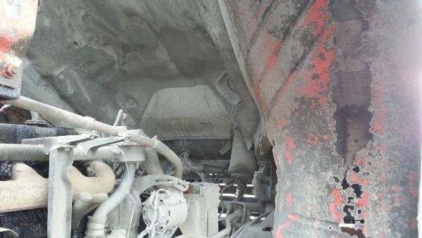 รถบรรทุก 10 ล้อดั๊มพ์ท้องเรือ  ยี่ห้อ NISSAN  ลงหัว HINO 2 เพลา  225 แรงม้า