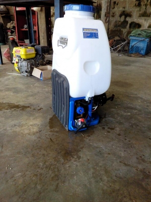 ขายเครื่องฉีดยาสพายหลังแบบใชัปั่มฉีดมือสองเกลือบใหม่ขายถูก