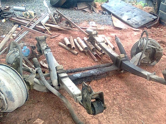 ต้องการขาย / คานหน้า นิสสันพร้อมแหนบ เบรคแห้ง