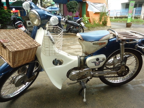 Honda C70 7,700.-