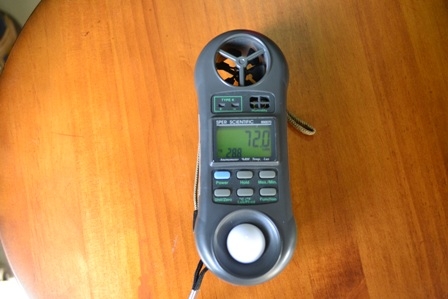 เครื่องวัดความเร็วลม + เครื่องวัดอุณหภูมิ + เครื่องวัดความชื้น + เครื่องวัดแสง  Sper Scientific