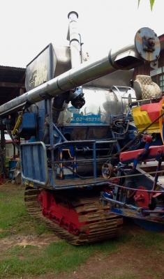 อยากขายรถเกี่ยวข้าวไทยเส็งยนต์ เดี่ยวทรนง