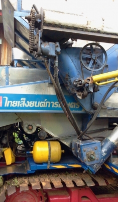 อยากขายรถเกี่ยวข้าวไทยเส็งยนต์ เดี่ยวทรนง