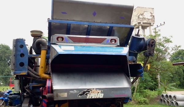 อยากขายรถเกี่ยวข้าวไทยเส็งยนต์ เดี่ยวทรนง