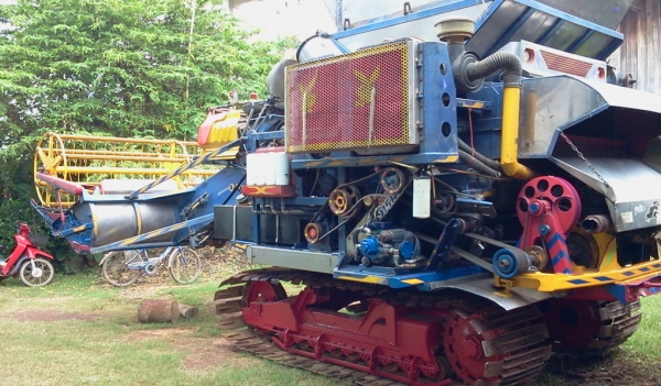 อยากขายรถเกี่ยวข้าวไทยเส็งยนต์ เดี่ยวทรนง