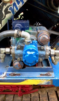 อยากขายรถเกี่ยวข้าวไทยเส็งยนต์ เดี่ยวทรนง