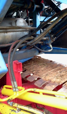 อยากขายรถเกี่ยวข้าวไทยเส็งยนต์ เดี่ยวทรนง