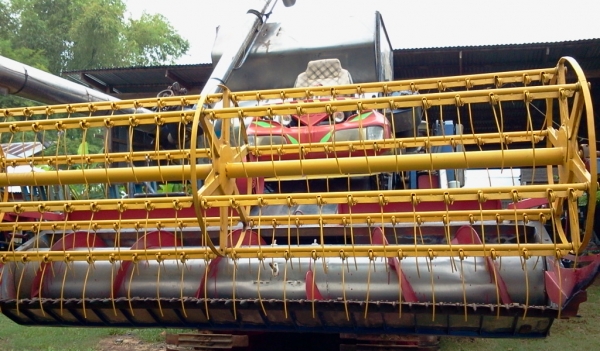 อยากขายรถเกี่ยวข้าวไทยเส็งยนต์ เดี่ยวทรนง