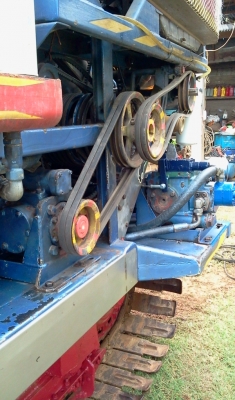 อยากขายรถเกี่ยวข้าวไทยเส็งยนต์ เดี่ยวทรนง