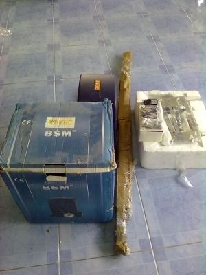 รอกประตูรีโมท BSM รุ่นใหม่ ตัดไฟระบบแม่เหล็ก รีโมทครบ รอกประตูรีโมท BSM รุ่นใหม่ ตัดไฟระบบแม่เหล็ก รีโมทครบ