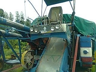 ขายด่วน รถเกี่ยวข้าวไทยเส็งยนต์ รุ่นมดตะนอย ขายคู่กันกับรถหางปลาสิบล้อเพลาเดียว ISUZU TX 185 HP HO7C วางหัวเก๋งของ F17 ลงเล่มครบถูกต้องแล้ว รถเกี่ยวเครื่องยนต์ 185 HP เทอร์โบ HINO HO7C TURBO อุ้ม 2.5 ตัน ปั๊มไดกิ้นเบอร์ 23