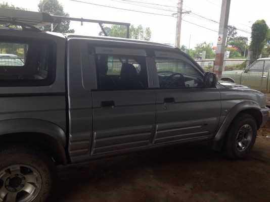 MITSUBISHI STRADA GRANDIS 4DR GLS 2.5 MT ปี 45 รถสวยบางเดิมๆดีทั้งคันพร้อมใช้งาน กระบะหลังคาแคร์รี่บอยครบพร้อม เครื่องแน่นแรงดี ภายในเก๋งคอนโซลสวยครบ ช่วงล่างแน่นเดิมๆดี ยางสภาพดีประมาณ 70\% พร้อมใช้งาน เอกสารทะเบียนครบพร้อมโอน ราคาต่อรองได้ครับ