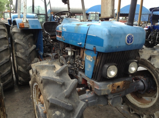 ล่าสุดครับFORD4630นำเข้าจากอังกฤษ 2 เพลา 65แรง 3สูบคานหน้าคาลาโร่