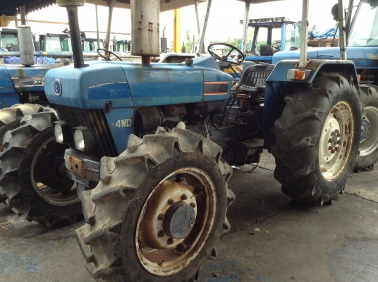 ล่าสุดครับFORD4630นำเข้าจากอังกฤษ 2 เพลา 65แรง 3สูบคานหน้าคาลาโร่