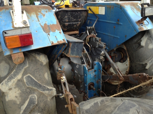 ล่าสุดครับFORD4630นำเข้าจากอังกฤษ 2 เพลา 65แรง 3สูบคานหน้าคาลาโร่